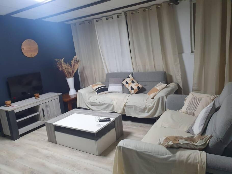 Apartmán Sweet Metykaz Le Tampon Exteriér fotografie